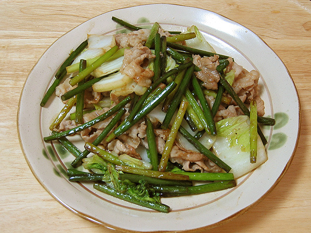 単身赴任の料理　豚肉・にんにくの芽炒め