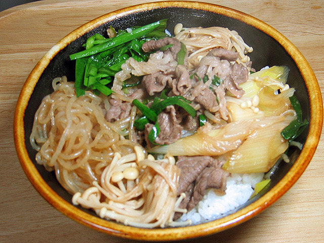 単身赴任の料理　すき焼きどんぶり