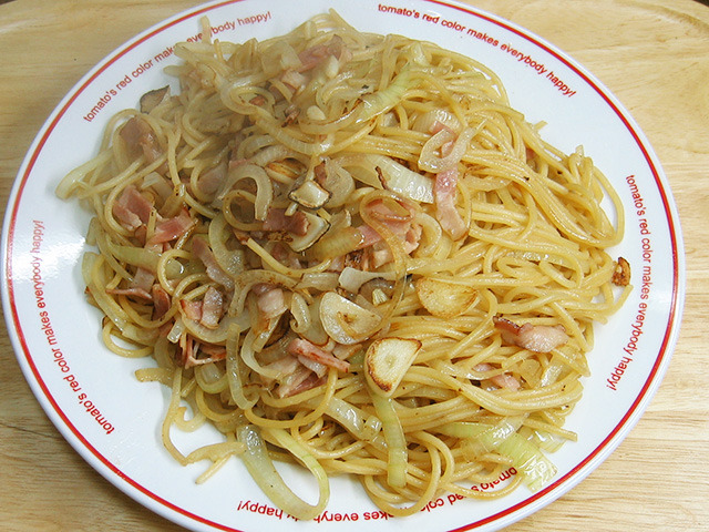 単身赴任の料理　にんにくパスタ